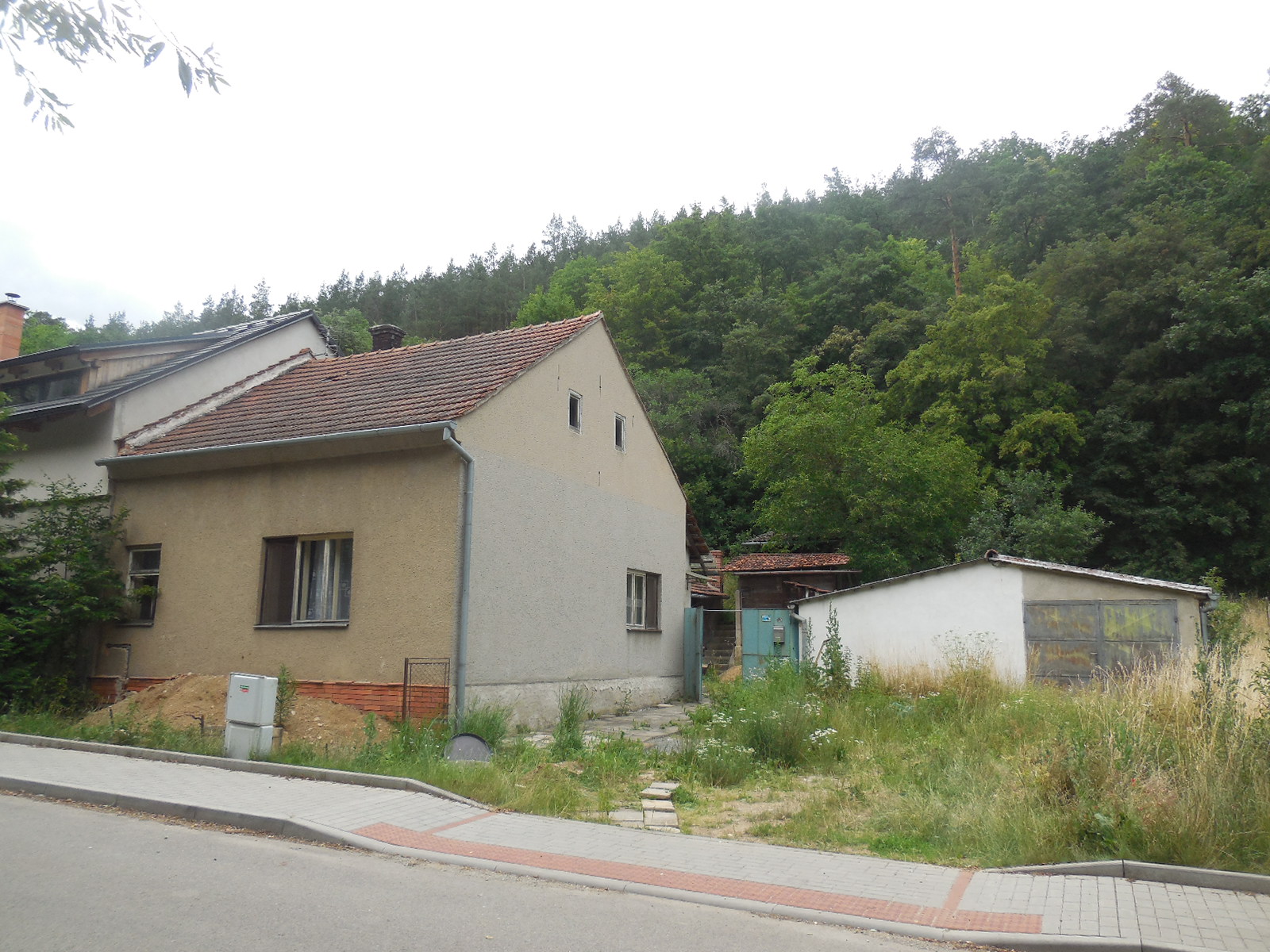 Prodej pěkného stavebního pozemku v Předklášteří, ulice Za Mlýnem, okr. Brno - venkov - pozemek pro bydlení