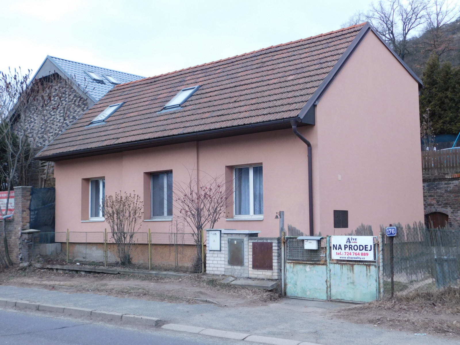 Prodej rodinného domu 5+1 v Kralupech nad Vltavou - Mikovice, okr. Mělník - rodinný dům, vila